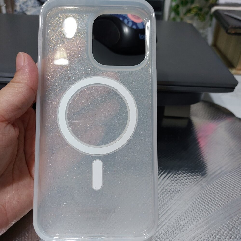 Kate Spade Phone Case Iphone but not sure on the model Beautiful 2 STYLES